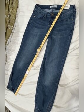 NWT GUESS Women’s Zip Ankle Skinny Jeans Medium Wash Stretch Denim Size 27